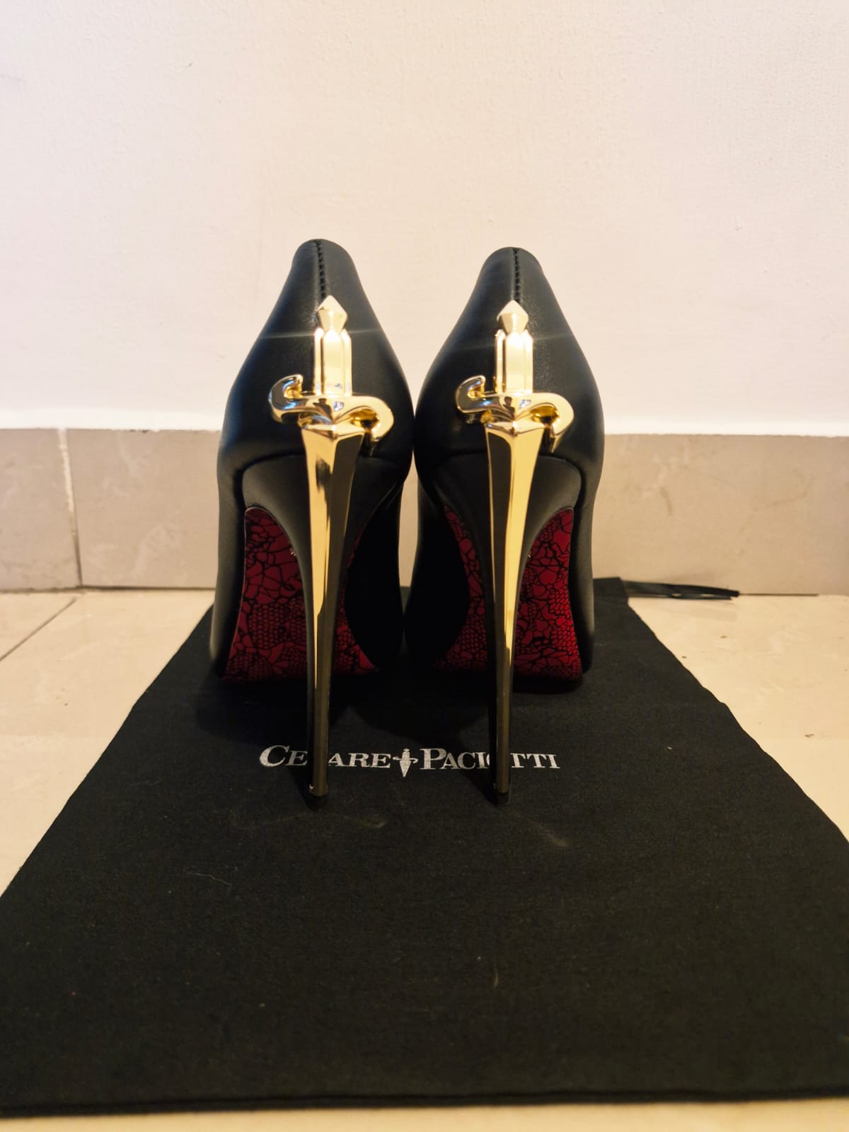 Cesare Paciotti Cesare Paciotti Gold Dagger leather heels