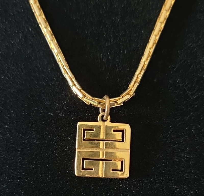 Givenchy Givenchy Gold Necklace
